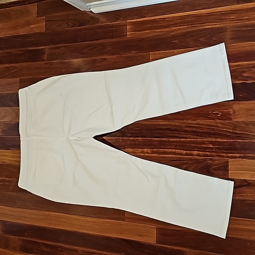 White jeans - Picture 4 of 5